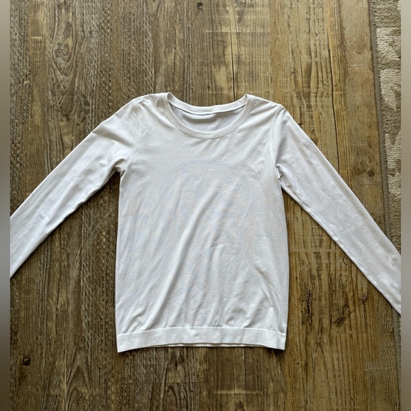 lululemon swiftly tech long sleeve *relaxed fit - Picture 2 of 4